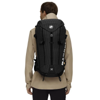 Mammut Trion 38 in Black