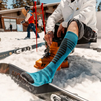 Darn Tough Men's Edge Over-the-Calf Midweight Ski & Snowboard Sock - Cascade